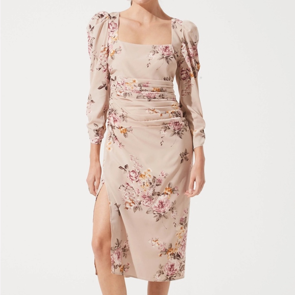 ASTR the Label Long Sleeve Floral Ruched Midi Dress - M